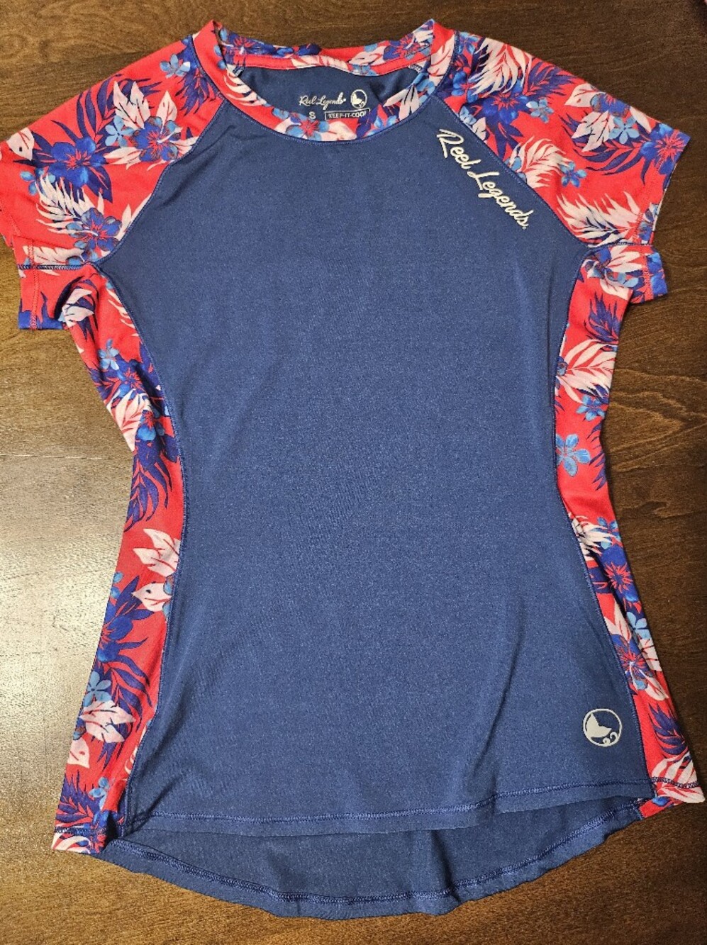 Women's Reel Legends Keep It Cool Floral Rash Guard in Blue & Red Size Small